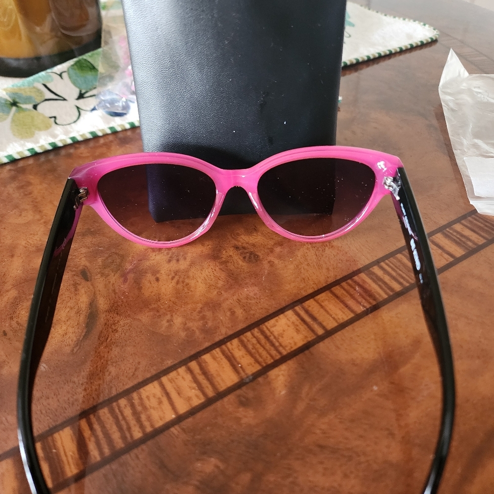 NWT Kurt Geiger London “Be Kind” Cat-Eye Sunglasses – Black & Pink Luxury - Picture 3 of 5
